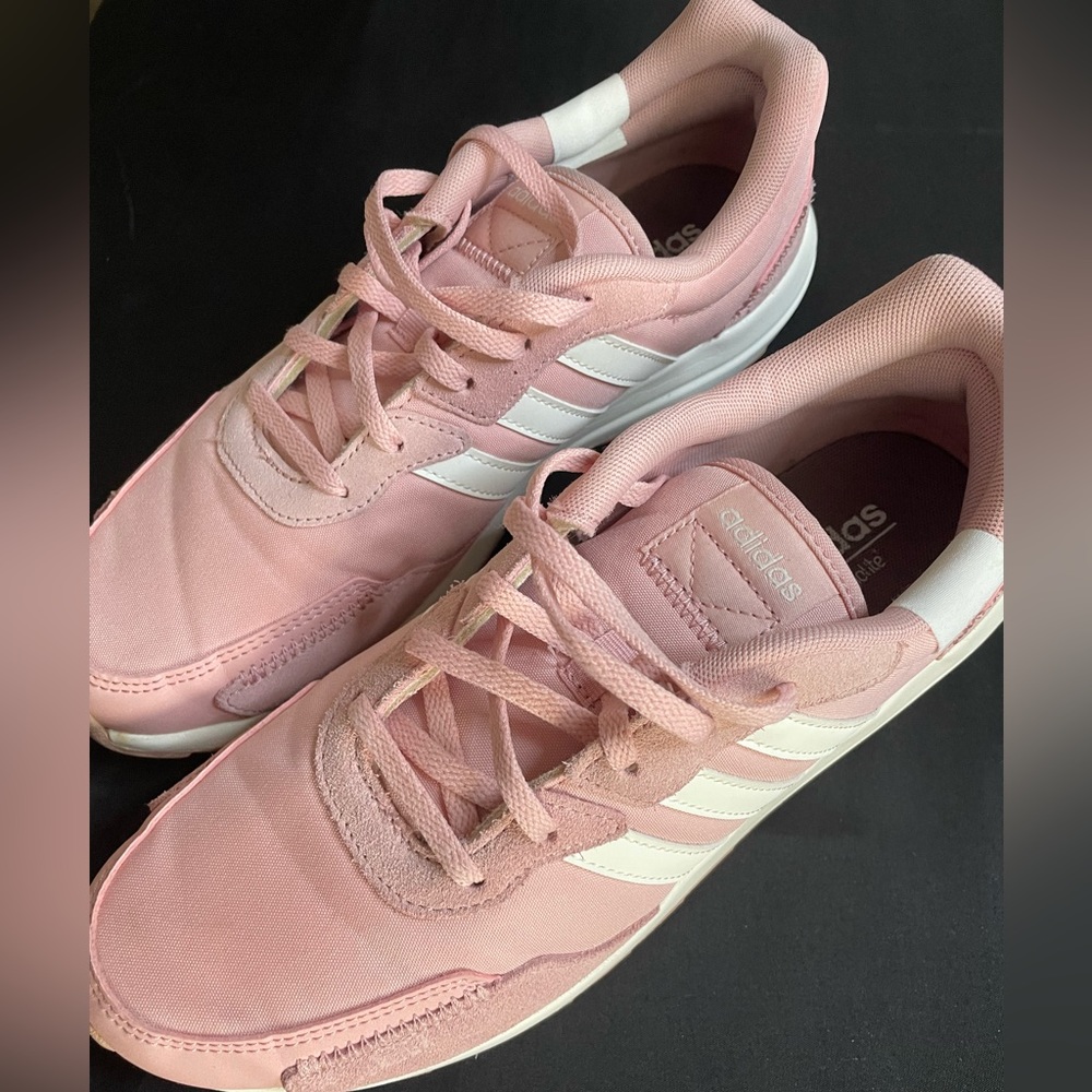 Like New Women's Adidas Size 8 Mauve Color